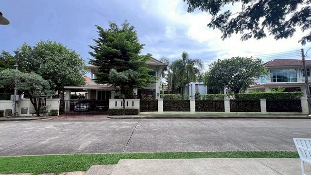 บ้านเปล่า ไม่รวมเฟอร์นิเจอร์ สงบ เดินทางสะดวก ใกล้เมือง ราชพฤกษ์