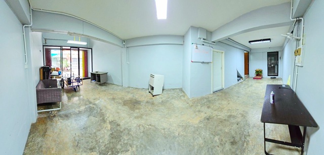 ใกล้ MRT สัมมากร 1กม.ให้เช่าบ้านเดี่ยว 2 ชั้น หัวมุม 3-4นอน 3น้ำ รายล้อมโรงพยาบาลเกษมราษฏร์ ทะเลสาบ 65ตร.วา 265 ตร.ม.