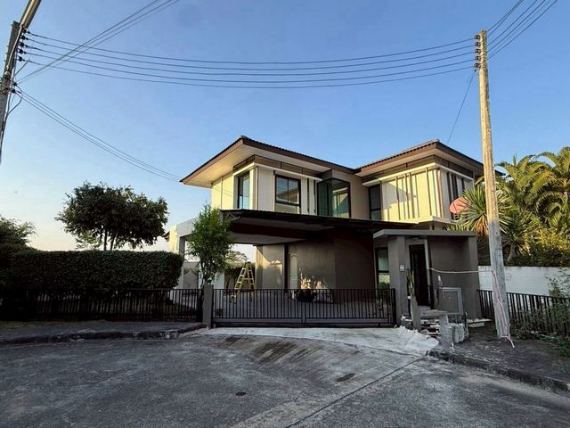 สุดคุ้มขายเพียง 3.8 ล้าน #โซนสันกำแพง บ้านเดี่ยว 2 ชั้น #สไตล์โมเดิร์น ทำเลศักยภาพ #ถนนสันกำแพงสายใหม่ บ้านสวย สภาพดี พร้อมเข้าอยู่