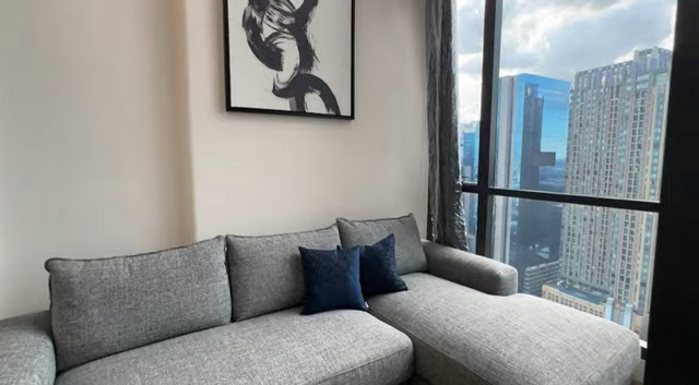 ให้เช่าคอนโดหรู ทำเลดี ใจกลางกรุงเทพมหานคร วิวสวย ชั้นสูง เดินทางสะดวก ใกล้รถไฟฟ้า และแหล่งไลฟ์สไตล์ครบครัน รายละเอียดห้อง : -Type : **1 Bedroom 1 Bathroom (Duplex)** -ขนาด : **48 ตร.ม.** -ชั้นล่าง 36 ตร.ม. -ชั้นบน 12 ตร.ม.  -วิว : สวนจตุจักร บรรยากาศดี โปร่ง โล่ง **อัตราค่าเช่า*** สัญญา **1 ปี** : 30,000 บาท/เดือน* สัญญา **6 เดือน** : 34,000 บาท/เดือน* สัญญา **3 เดือน** : 38,000 บาท/เดือน* สัญญา **1 เดือน** : 42,000 บาท/เดือน **สถานที่ใกล้เคียง** -สถ�