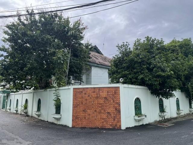 ขายบ้านเดี่ยว 2 ชั้น 100 ตร.ว. หลังมุม พร้อมที่ดิน ถนนสุขุมวิท 71 ซอยปรีดีพนมยงค์ 42