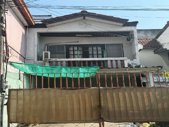 ขายตึกแถว 2 ชั้น พร้อมผู้เช่า ถนนสามัคคีอุทิศ เมืองขอนแก่น จ.ขอนแก่นเนื้อที่ 23 ตารางวา ติดศาลาชุมชนคุ้มหนองคูราคาขาย 2.2 ล้านบาทสถานที่ใกล้เคียง1. โก โฮลเซลล์ ขอนแก่น2. ฮักส์ มอลล์3. เซ็นทรัล ขอนแก่น4. ถนนคนเดินขอนแก่น5. ตลาดหนองใหญ่ที่ตั้ง ถนนสามัคคีอุทิศ ตำบลในเมือง อำเภอเมืองขอนแก่น ขอนแก่น--------------------------------------------------------สนใจชมบ้านหรือขอข้อมูลเพิ่มเติมได้ที่คุณเอียดTel. :