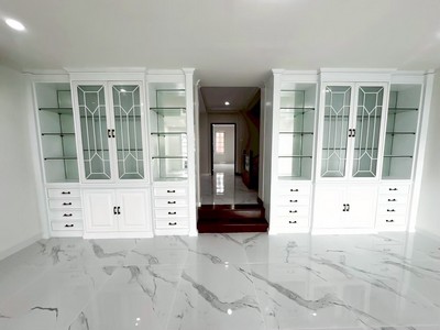 ให้เช่าบ้าน 5 ชั้น ทำเลเย็นอากาศ — ใจกลางสาทร  โครงการ หมู่บ้านเย็นอากาศเรสซิเดนซ์ (Yenakart Residence) เนื้อที่  41 วา 6 นอน 6 น้ำ 3 จอด