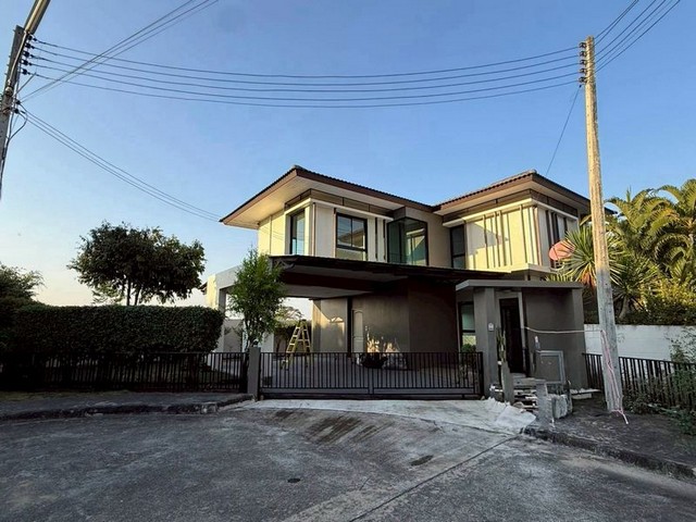 บ้านเดี่ยว 2 ชั้น สไตล์โมเดิร์น ทำเลศักยภาพ สันกำแพง 