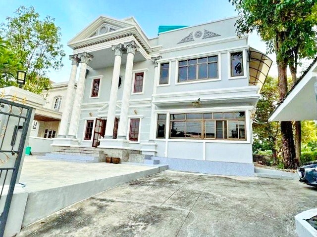 วัดสีสุก400ม.  รพ บางประกอก9 1.39กม.  ทางด่วนดาวคะนอง 900 ม. บ้านเดี่ยว 94 ตร.ว. 280 ตร.ม.ให้เช่า 4นอน 3น้ำ 2ชั้น  เซ็นทรัล พระราม 2 