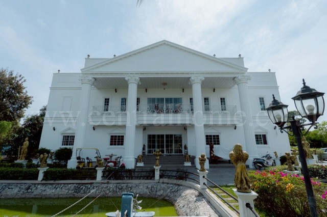 บ้านเดี่ยว คฤหาสน์หรู 3-3-8.4 ไร่ บางละมุง ใกล้โรงเรียนนานาชาติชื่อดัง