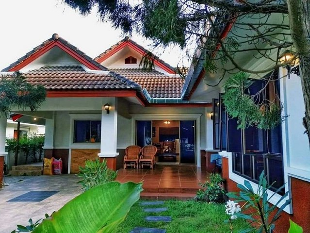 บ้านสวย เฟอร์นิเจอร์ครบ  กว้างขวาง บรรยากาศดี ร่มรื่น แม่ริม