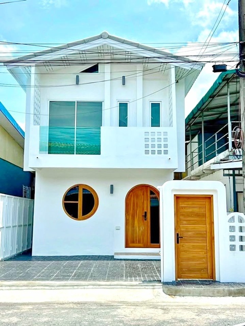 ถนนจตุโชติ 600 ม. ถนนวัชรพล 1.2 กม. บ้านเดี่ยว 2 ชั้น 35 ตร.วา. 280 ตร.ม. 2 นอน 2 น้ำ สายไหมอเวนิว 3 กม. รร.สารสาสน์วิเทศสายไหม 2.5 กม.