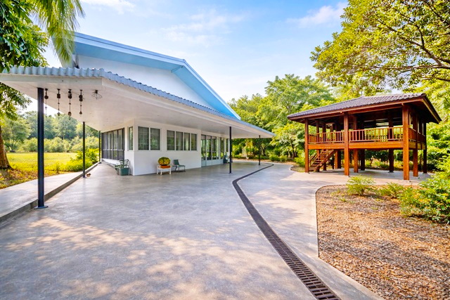 คฤหาสน์ 2 หลัง 1ไร่ 53 ตรว.Ice bath Sauna bar  วชิรธรรมสาธิต39-49  BTSอุดมสุข1.6กม. ให้เช่า 2 ชั้น 6นอน 3น้ำ  ถนนสุขุมวิท 101-1 