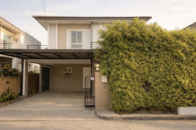 ให้เช่าบ้านเดี่ยวใกล้รถไฟฟ้าสายสีเหลือง สถานีศรีเทพา และ สายสีเขียวสถานีสำโรง  3 ห้องนอน 2 ห้องน้ำ โครงการ เดอะ แพลนท์ เทพารักษ์ 