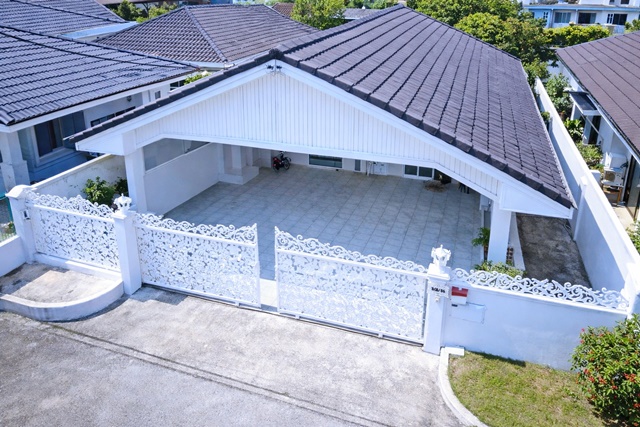 ใกล้ MRTสัมมากร 900ม 52 ตร.ว. 202ตร.ม.โรงเรียนนวมินทราจินุทิศ 450 ม.รามคำแหง110-112 บ้านเดี่ยวชั้นเดียวให้เช่า 3นอน 2น้ำ 