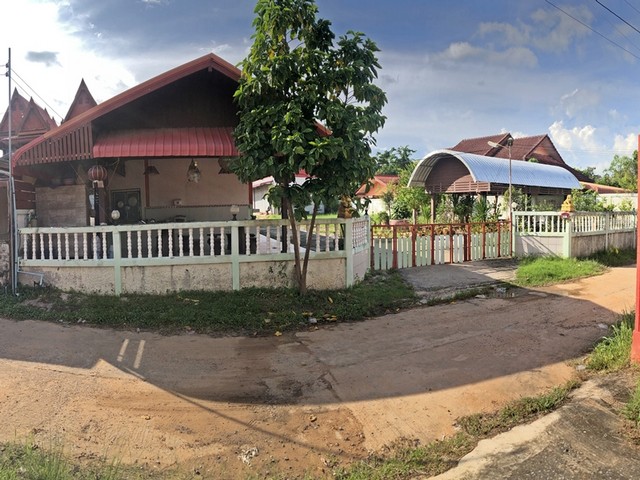 ขายที่ดินพร้อมสิ่งปลูกสร้าง อำเภอโพนทอง จังหวัดร้อยเอ็ด 