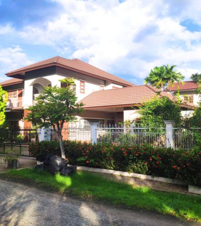 ให้เช่า 38,000/เดือน*หมู่บ้านล้านนาวิลล์ (โซนรวมโชค)ขอคนรักบ้าน รักต้นไม้ไม่รับสัตว์เลี้ยงหลังใหญ่ ตกแต่งใหม่ทั้งหลัง พร้อมเฟอร์ เข้า–ออกได้หลายทาง ใกล้ศูนย์ราชการ .รายละเอียดบ้าน• ที่ดิน 189 ตร.วา (แปลงใหญ่)• 4 ห้องนอน | 5 ห้องน้ำ• ห้องน้ำเชื่อมทุกห้องนอน• มีอ่างอาบน้ำ• 1 ห้องทำงาน• 2 ห้องรับแขก• 1 ห้องรับประทานอาหาร• 1 ห้องครัว• 1 ห้องนอนแม่บ้าน• 1 ห้องเก็บของ• สนามหญ