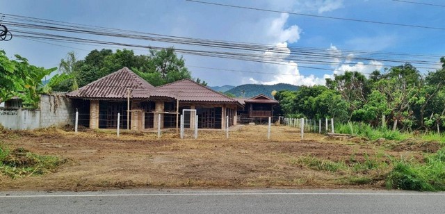 ขายที่ดินพร้อมสิ่งปลูกสร้าง  อำเภอเถิน  จังหวัดลำปาง