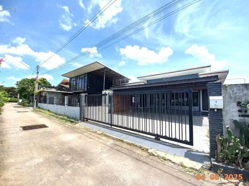 ขายบ้านเดี่ยว ชลบุรี  ถนน ซุ้มประตูวัด-พันเสด็จใน อำเภอ ศรีราชา จังหวัด ชลบุรี