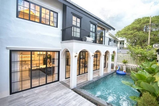 บ้านพูลวิลล่า รีโนเวทใหม่ สไตล์​ English​ cottage​style แม่เหียะ 