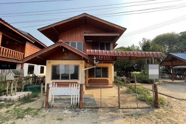 ขายบ้านครึ่งตึกครึ่งไม้  ขันหอม  ซอยขันหอม 5 ถนนถนนพะเยา-วังเหนือ  ลำปาง 