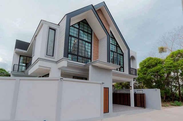  บ้าน 2 ชั้น สไตล์โมเดิร์นนอร์ดิก บรรยากาศเป็นส่วนตัว สันทราย 