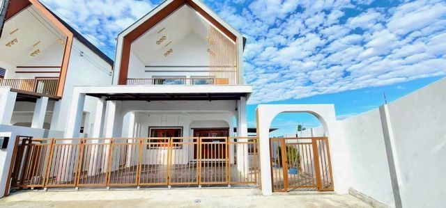 โซนหางดง ขายพูลวิลล่า 12 ล้าน บ้าน 2 ชั้น พร้อมเฟอร์นิเจอร์ครบ #ขายพร้อมผู้เช่ารับรายได้เดือนละ99,000 บาท #ใกล้กาดฝรั่ง