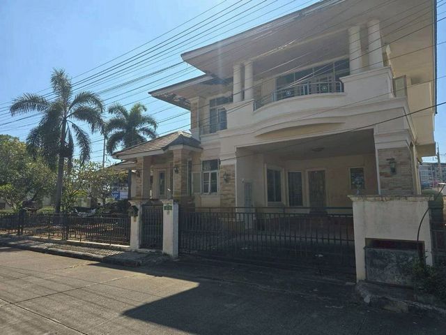 ขายต่ำกว่าราคาตลาด20% เพียง 7.5 ล้าน #เอ็มเพอเร่อร์2 #ฟ้าฮ่าม #หลังมุม แปลงใหญ่ ทำเลศักยภาพ #บ้านสภาพเดิม เหมาะสำหรับรีโนเวทเพิ่มมูลค่า