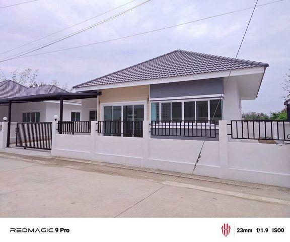 ขายเพียง 2.7 ล้าน #หางดง – #สันผักหวาน บ้านสร้างใหม่ ทำเลทอง พื้นที่กว้าง ฟังก์ชันครบ พร้อมเข้าอยู่ #ใกล้โรงเรียนนานาชาติหลายแห่ง