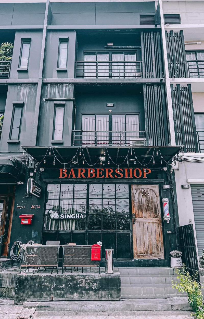 TH.180ขายอาคารพาณิชย์ 3 ชั้น ลำลูกกาคลอง 3ที่ตั้ง คูคต ลำลูกกา ปทุมธานี 12150รายละเอียด -เนื้อที่ 18.2 ตารางวา-พื้นที่ใช้สอย 150 ตารางเมตร-หน้ากว้าง 5 เมตร ลึก 10 เมตร-มีพื้นที่จอดรถด้านหน้า-ถนนหน้าอาคารกว้าง 8 เมตร-อาคารพาณิชย์ 3 ชั้น 3 ห้องน้ำชั้น 1-2 ไม่มีกั้นห้องชั้น 3 กั้นเป็นห้องนอน-ภายในบิ้วอินใหม่ทั้งหมด แถมแอร์ 4 ตัว แถมเฟอร์นิเจอร์ และ ต่อเติมห้องครัว-จะรีโนเวทเป็นออฟฟิ