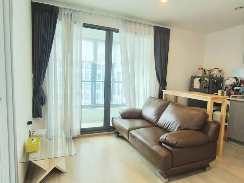 ขายขาดทุน คอนโด Ideo วุฒากาศ ใกล้รถไฟฟ้า BTS วุฒากาศ เพียง 110 ม.  ห้องมุม 2 นอนพิกัด:https://maps.app.goo.gl/8Qa8zLGz9qwL5thB7รายละเอียดขนาด 45.59 ตรม.ชั้น 12A2 นอน 1 น้ำ 2 จอด 1 ระเบียงกว้างห้องมุม ห้องใหม่ ห้องสวย ราคาคุ้มค่าห้องวิวรถไฟฟ้า วิวสระว่ายน้ำ วิวเมืองค่าส่วนกลาง 45/ตรม.จำนวน 1 อาคารจำนวน 31 ชั้นจำนวน 979 ห้องจำนวนที่จอด 35%ขายราคา 2.9 ล้านบาทค่าโอน 50/50สนใจติดต่อนัดชมห้องจริงรินรดา 0615519925ID LINE: 0615519925