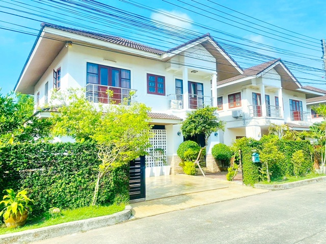 ถ.กาญจนวนิช 4แอร์ คฤหาสน์ 3-4นอน ตลาดสดบ้านพรุ 1กม. หาดใหญ่ พื้นที่กว้างขวาง ฟังก์ชัน 3นอน 3น้ำ ขนาด 82ตร.ว. 328 ตร.ม. 21,998 B-M. บ้านเดี่ยว 2 ชั้น เฟอร์นิเจอร์ครบ พร้อมอยู่ ใกล้เมือง รร.กิตวิทย์บ้านพรุ  500 ม. ทำเลศักยภาพในชุมชนคุณภาพ บรรยากาศสงบ ร่มรื่น ใกล้เทศบาลเมืองบ้านพรุ 1 กม. Kanchanawanit Road. Mansion Hatyai Spacious 4Aircon BanPhru Fresh Market 1km. area 3-4bed 3bath 82sq.wa. 328sq.m. 21,998B-M 2-story detached house fully furnished ready to move in Close to the city Kitwit Ban Phru School 500 m. Potential location in a quality community peaceful a