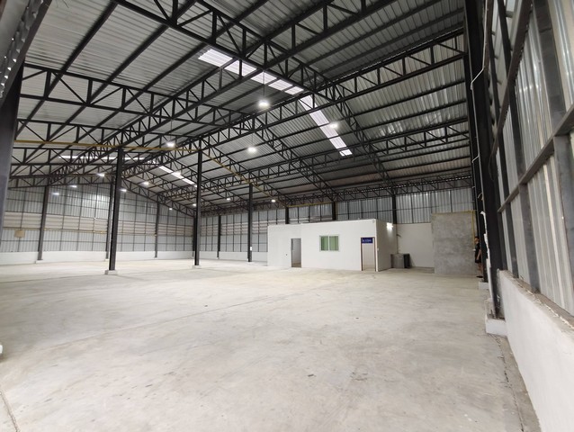 RK0848 ให้เช่าโกดัง ขนาด   600 ตรม. ติดถนนหทัยราษฎร์ มีนบุรี กทม.ซอยกว้างเทเลอร์เข้าออกซอยได้โกดัง ติดถนนหทัยราษฎร์ มีนบุรีโกดัง 600 ตรม. จุดสูงสุด 11เมตร+ / ต่ำสุด 7 เมตร+ออฟฟิศ 2 ห้อง3 ห้องน้ำ  ไฟฟ้า3เฟส ซอยกว้างเทเลอร์เข้าออกซอยได้ที่ตั้ง 16 ถ. หทัยราษฎร์ แขวงบางชัน เขตคลองสามวา กรุงเทพมหานคร 10510สัญญา 3 ปี ประกัน2เดือนพร้อมเข้าอยู่ราคา เช่า 70,000 / สัญญา 3ปีWarehouse for rent on Hathairat Road, Min Buri.Warehouse size: 600