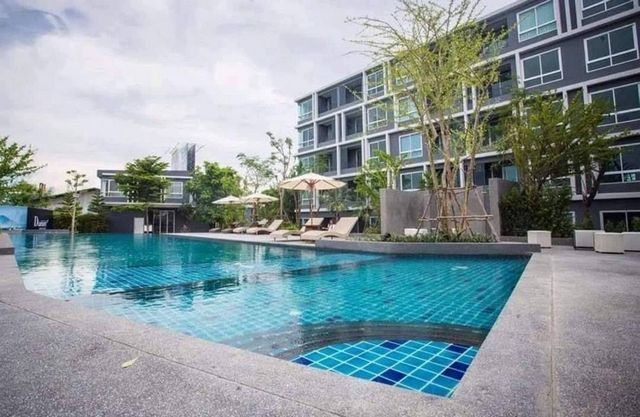 คุ้มสุดๆ ขายด่วน 2.5 ล้าน 42.10 ตรม. 2 นอน 1 น้ำ #ดิอามองต์ คอนโด คอนโดทำเลดี #ใกล้แยกเทพปัญญา เมืองเชียงใหม่ เดินทางสะดวก ใกล้ถนนใหญ่ และแหล่งชุมชนรายละเอียดห้อง• ชั้น 2• ขนาด 42.10 ตารางเมตร• 2 ห้องนอน | 1 ห้องน้ำ• ห้องครัว + มุมทานข้าว• ระเบียงรับลมทำเลดีมาก• ใกล้ แยกเทพปัญญา• ก่อนถึง ศูนย์มาสด้า• เดินทางเข้าเมืองสะดวก ใกล้ร้านค้า ร้านอาหาร และสิ่งอำนวยความสะดวกราคาขาย 2