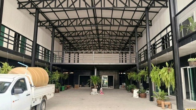 ให้เช่าอาคาร2ชั้น 1500ตร.ม ย่านรัชดา14 ใกล้MRTห้วยขวางเหมาะทำที่พักรายวัน/รายเดือน ออฟฟิศ สตูดิโอ โกดังเก็บของ ทำโรงเรียนสอนต่าง ๆราคาเช่า 300,000 บาท / เดือน ( สัญญาเช่า 3 ปี ประกัน 3 เดือน ล่วงหน้า 1 เดือน )ที่ตั้ง ถนนรัชดา ซอยรัชดา 14 แขวงห้วยขวาง เขตห้วยขวาง กรุงเทพมหานครติดต่อ : คุณภัสพงณ์ 0634098164Line : binkem22https://www.facebook.com/profile.php?id=61581484955548พื้นที่ใช้สอย 1,500 ตารางเมตร หลังคาสูง 8 เมตร จำนวน 2 ชั้น ม�