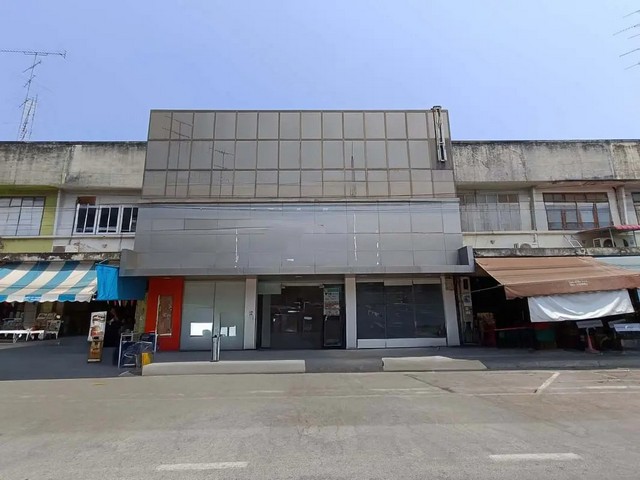   ขาย สำนักงาน บ้านโป่ง จังหวัดราชบุรี ราคาโปรโมชัาน ลดพิเศษ  ถนน ทรงพล ตำบล บ้านโป่ง อำเภอ บ้านโป่ง จังหวัด ราชบุรี  ราคาโปรโมชั่น 22,398,000   บาท    ลดจาก  24,300,000  บาท ราคาโปรโมชั่นตั้งแต่วันที่  2 มีนาคม - 31 พฤษภาคม 2569  รายละเอียดทรัพย์  -  เนื้อที่ 58.30 ตร.ว.  พื้นที่ใช้สอย 396.00 ตร.ม.  -  บ้านหันไปทางทิศ ตะวันตกเฉียงเหนือ  พิกัดทรัพย์ : https://maps.app.goo.gl/Lsvsg3icGGvAeRXGA  สถานที่ใกล้เคียง   -  สถานีรถไฟบ้านโป่ง