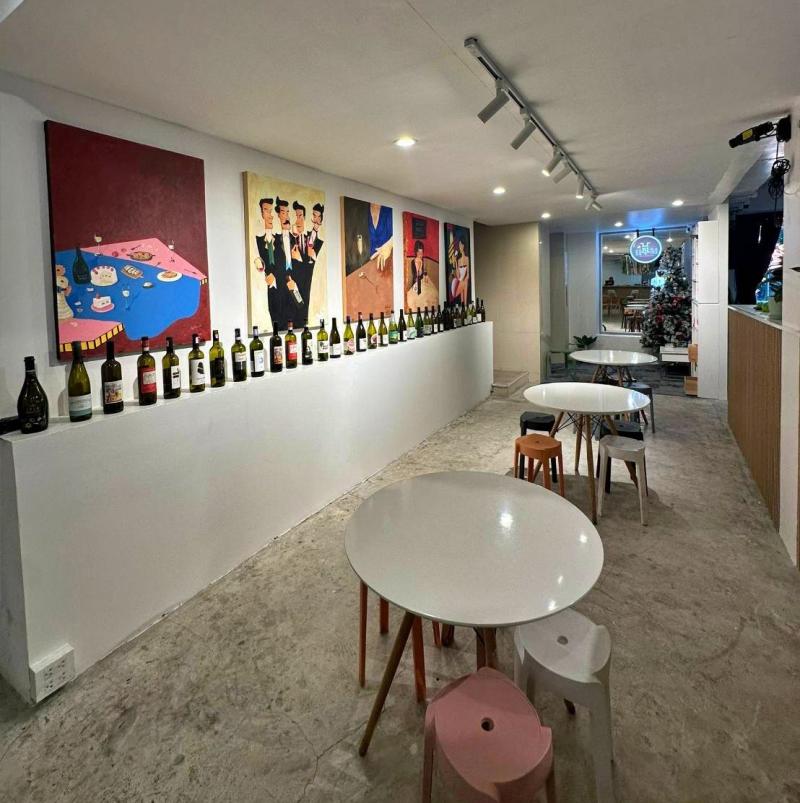 &nbsp;สนใจสอบถามรายละเอียด #นัดดูร้านโทร 088-669-6668Line = แอดเบอร์ได้เลยปล่อยเซ้งเพียง 690,000 บ&nbsp; #บางแสน&nbsp; #หาดวอน&nbsp; #ใกล้วงเวียนบางแสน- วิวทะเล บรรยากาศดี นักท่องเที่ยวเยอะ- มีลานจอดรถ และที่จอดเจ้าของด้านหน้า 2 คัน- ระบบครัว + ลิฟต์ส่งอาหาร สะดวกมาก- ค่าเช่าเพียง 20,000 บาท/เดือน เท่านั้น&nbsp;#เหมาะสำหรับทำ....- ร้านเหล้า / บาร์นั่งชิลล์- ร้านดนตรีสด- ร้านอาหาร / ซีฟู้ด- คาเฟ่กลางคืน&nbsp;สิ�