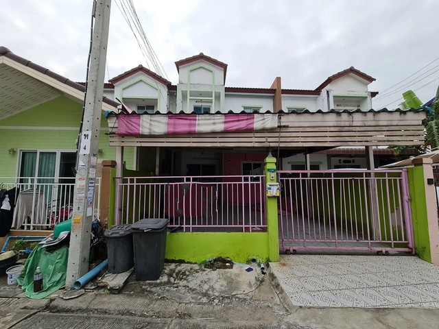   ขาย บ้านเดี่ยว/ทาวน์เฮ้าส์/คอนโด โครงการ ทาวน์เฮ้าส์ ไลโอ เพชรเกษม 77 ถนน สวัสดิการ 3 แขวง หนองแขม เขต หนองแขม จังหวัด กรุงเทพมหานคร  ราคาโปรโมชั่น    1,616,000   บาท    ลดจาก   1,791,000  บาท ราคาโปรโมชั่นตั้งแต่วันที่  2 มีนาคม - 31 พฤษภาคม 2569  รายละเอียดทรัพย์ -  เนื้อที่ 22.20 ตร.ว.  พื้นที่ใช้สอย 113 ตร.ม. -  บ้านหันไปทางทิศ ตะวันตกเฉียงเหนือ  พิกัดทรัพย์ :https://maps.app.goo.gl/YTzGE36GaWnNJPPC8  สถานที่ใกล้เคียง   -มหาวิ