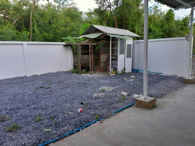 ขายบ้านเดี่ยว 2 ชั้น 90 ตร.วา บ้านเลขที่ 19/16 หมู่ที่ 11 ต.บ้านใหม่  อ.บางใหญ่ จ.นนทบุรี บนเลขที่โฉนด 62488 และ 62185 ต.บ้านใหม่  อ.บางใหญ่ จ.นนทบุรี  ขาย 5.3 ล้านบาท  เช่า 25,000 บาท/เดือน ซื้อผ่อนตรงเจ้าของได้ วางดาวน์ 30% ที่เหลือผ่อน 5ปี +++ เนื้อที่กว้างขวาง มีโรงจอดรถขนาดใหญ่ ปลูกต้นไม้ทำสวนได้+++ อยู่บางใหญ่แหล่งเจริญ คมนาคมสะดวกสบาย+++ มาตรฐานโครงสร้างผ่านการขออนุญาต+++ ใกล้หาดเติมรัก