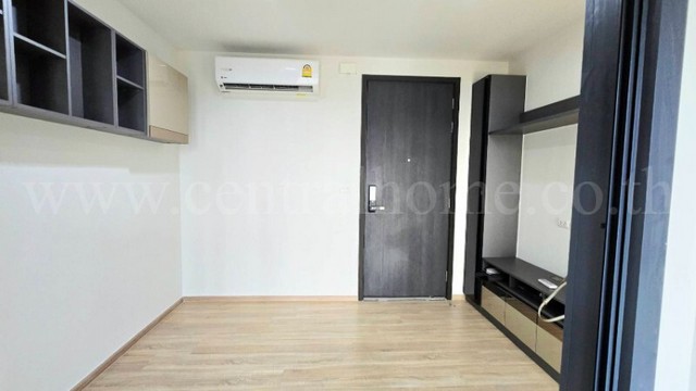 รหัสทรัพย์&nbsp; 6997คอนโด &nbsp;เดอะ เบส การ์เดน พระราม 9 ใกล้ ทางด่วนศรีรัชที่ตั้ง: ถนนพระราม 9 แขวงหัวหมาก เขตบางกะปิ กรุงเทพมหานคร 10240รายละเอียดทรัพย์&nbsp;- คอนโด High Rise สูง 36&nbsp;ชั้น ห้องอยู่ชั้น 12 ขนาดพื้นที่ 32.74 ตารางเมตร- 1&nbsp;ห้องนอน, 1 ห้องนั่งเล่น, 1 ห้องครัว, 1 ห้องน้ำ&nbsp;- เครื่องปรับอากาศ 2 เครื่อง, เครื่องทำน้ำอุ่น-&nbsp;เฟอร์นิเจอร์ บิวท์อินบางส่วน (Built-in) สไตล์โมเดิร์นตามภาพ- ค่าส่วน�