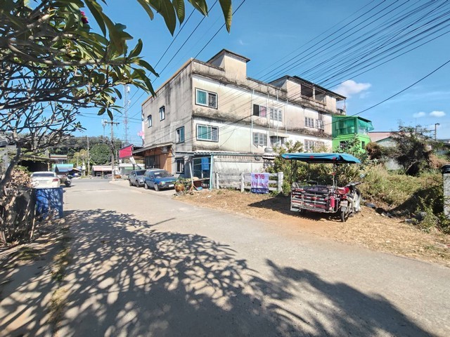 ขายที่ดินเปล่า 62.3 ตรว.  ทำเลดี สะดวก จากถนนใหญ่เข้าซอยเพียง 35 ม. ห่างเซเว่น 300 ม. ,ใกล้ โลตัส 400 ม. ,ร้านอาหาร ,ร้านค้า, ตลาดซ.บ้านลุงประเสริฐ อ.นิคมพัฒนา ต.นิคมพัฒนา ระยอง https://maps.app.goo.gl/qgmZG646yVdfBWvG9..ที่ดิน 62.3 ตรว.  ที่ดินสูงระดับถนน ล้อมรั้วเรียบร้อย หน้ากว้างแปลงที่ดิน 11 ม. ลึก 24 ม. (โดยประมาณ)ติดถนนคอนกรีต ถนนสาธารณะ ไฟฟ้าหน้าแปลงที่ดิน ....สถานที่ใกล้เคียงเซเว่น  300 ม.โลตัส นิคมพัฒนา 400 ม