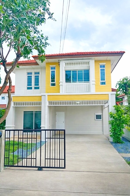 หทัยราษฎร์39 ให้เช่าบ้านเดี่ยว 2ชั้น 70ตรว.เฟอร์ครบทั้ง 3นอน รร.สาธิตพัฒนา ซาฟารี 19,999 B-M  4แอร์ 3น้ำ ห้องนั่งเล่น ห้องครัว ปัญญา Hathairat39 fully furnished in 3bed SatitPattana Sch. 2storey house for rent 70sqwa. Safari 19,999 B-M 3bed 4A/C 3bath living room kitchen. Panyaindra ถนน ปัญญาเนเชอรัลปาร์ค แขวงสามวาตะวันตก เขตคลองสามวา กรุงเทพมหานคร 10510ลานซักล้างหลังบ้าน สามารถจอดรถได้หลายคัน มีสนามหน้าบ้าน มีแอร์ ทุกห้อง ห้องน้ำในตัว อีก 2 ห้องเป็นห้องน้ำรวม ด้านล