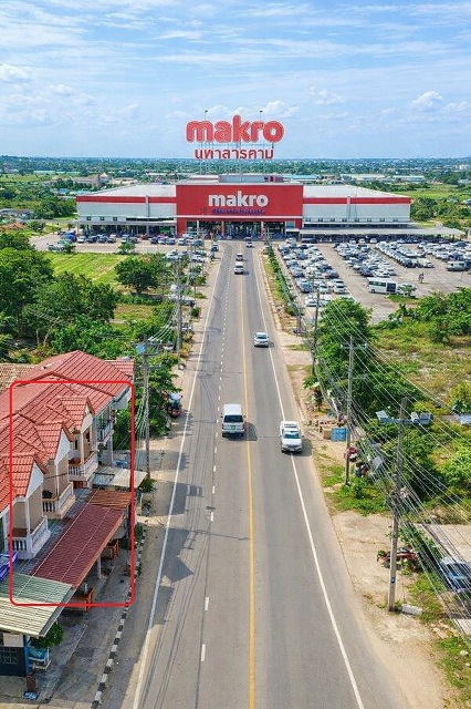 Makroมหาสารคาม 1.13กม.ตลาดต้นสน 500 ม.ขาย-เช่าอาคารพาณิชย์ 3 ชั้น 9 นอน 6 น้ำ 2 คูหา พื้นที่ใช้สอย 25 ตร.ว. 300 ตร.ม. 27,998 B-M.ขาย 7.99 ลบ. ติดถนนนครสวรรค์  ใกล้ม.การกีฬาแห่งชาติ มหาสารคาม 200 ม. เหมาะสำหรับอยู่อาศัย สำนักงาน หรือเปิดธุรกิจ เดินทางสะดวก ในย่านชุมชน และสถานศึกษาTonSon Market 500m. 3-story commercial building for sale/rent 9 bed Makro MahaSarakham 1.13km.  6 bath 2 units 25 sq.wa. 300 sq.m. usable area 27,998THB/month Sale price 7.99 million THB Located on Nakhon Sawan Road in the heart of Maha Sarakham city 200 m. from National Sports University Maha Sarakham Suitable for res