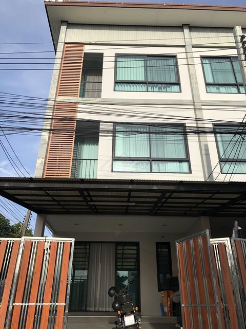 ขายทาวน์โฮม 3 ชั้น หลังมุม 42 ตรว. 4 ห้องนอน ปุณณวิถี31 สุขุมวิท101 ใกล้ BTS ปุณณวิถี