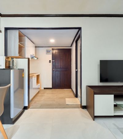 ให้เช่า 12,000 เดือน* (สัญญา 1 ปี)ชมดอยคอนโด ตึกเหลี่ยมห้องสวย พร้อมวิวสระว่ายน้ำ .ขนาดห้อง 35 ตร.ม.ชั้น 6 วิวต้นไม้ร่มรื่น * มีห้องครัว* ระเบียงวิวสระน้ำ* 1ห้องน้ำ* 1ห้องนอน* 1ห้องเล่น* ทีวี เฟอร์นิเจอร์ อุปกรณ์ครัว แอร์.เข้าตึกด้วยระบบคีย์การ์ด รปภ. 24 ชม. สระว่ายน้ำ ซาวน่า ลิฟท์สวนส่วนกลาง มีนิติบุคคลดูแล.ติดต่อ088 598 6998 Line ID: positive.agเพิ่มเพื่อนไลน์อัตโนมัติ คลิก https://line.me/ti/p/gwGaSLICaC