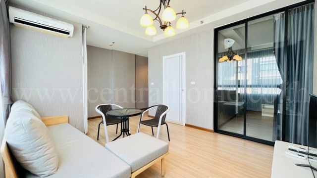 รหัสทรัพย์&nbsp; 6918เจ คอนโด สาทร-กัลปพฤกษ์ ห้องมุม ราคาถูกมาก ตกแต่งพร้อมอยู่ที่ตั้ง :&nbsp;ถนนกัลปพฤกษ์ แขวงบางแค เขตบางแค กรุงเทพมหานคร 10160รายละเอียดทรัพย์&nbsp;- คอนโด Hi-Rise 26 ชั้น ห้องอยู่ชั้นที่ 24 อาคาร A พื้นที่&nbsp; 37.95&nbsp;ตารางเมตร- 1 ห้องนอน, 1 ห้องน้ำ, 1 ห้องรับแขก, 1 ที่จอดรถยนต์, 1 ที่จอดรถจักรยานยนต์ พร้อมเคาน์เตอร์ครัว- เตียง, ที่นอน, ตู้เสื้อผ้า, โซฟา, ชั้นวางทีวี, ผ้าม่าน,&nbsp;- เค�