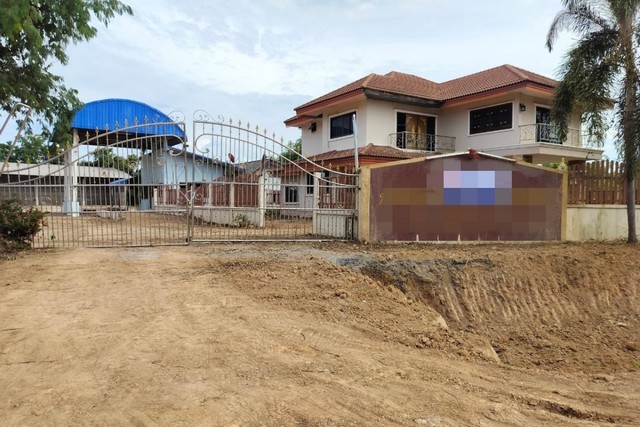 ขายบ้านพร้อมที่ดิน ถนนพิษณุโลก-วัดโบสถ์ อำเภอพรหมพิราม  พิษณุโลก