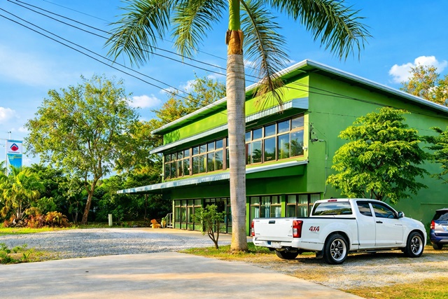 อาคารพาณิชย์ 2 ชั้นเมืองสกลนคร ปตท.พังขว้างเหนือ 200 ม. 5นอน 3 น้ำ ใกล้ตลาดพังขว้าง 900 ม. 44 ตร.ว. 350 ตร.ม.