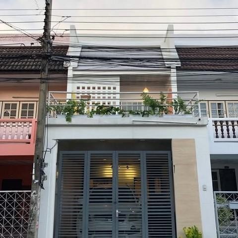 ให้เช่า ทาวน์เฮ้าส์ 2 ชั้น ย่านนวมินทร์ รามอินทรา หมู่บ้าน คลองจั่นวิลล่า2 ซอยนวมินทร์149 ใกล้ Fashion island 