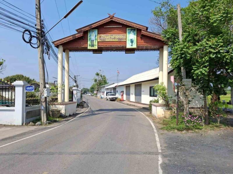 ขายที่นา ทำเลดี อ.หางดง จ.เชียงใหม่ที่ตั้ง : ต.น้ำแพร่ อ.หางดง จ.เชียงใหม่  50230ขนาดเนื้อที่ : 5ไร่ 1งาน 1 ตรว.รายละเอียดที่ดินติดถนน ราดยางมะตอยเอกสารสิทธิ์ :โฉนดที่ดิน (พร้อมโอน)เหมาะสำหรับ-สร้างบ้านพักอาศัย-บ้านสวน-โฮมสเตย์ หรือบ้านพักตากอากาศจุดเด่น-ที่ดินทำเลดี การเดินทางสะดวก เข้า–ออกง่าย-บรรยากาศเงียบสงบ ใกล้ธรรมชาติ วิวภูเขา อากาศดีตลอดปี-อยู่ในย่านชุมชน 