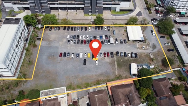 ขายที่ดินผืนใหญ่ ทำเล Prime เมืองทองธานี 3 ไร่ 296 ตร.วา ใกล้ Impact เมืองทอง*** หากท่านต้องการรับชม VDO Youtubeที่ดินแปลงนี้ กรุณากลิ๊กลิ้งค์ : https://youtu.be/u2xAV2p-eRAที่ตั้ง ที่ดินจอดรถหลังธนาคารกสิกรไทย สำนักงานแจ้งวัฒนะ ถ.ป๊อปปูล่า ต.บ้านใหม่ อ.ปากเกร็ด จ.นนทบุรี 11120รายละเอียดที่ดิน- ทำเลศักยภาพสูง โซนศูนย์กลางธุรกิจเมืองทองธานี ตั้งอยู่ด้านหลังอาคารสำนักงาน ธนาคารกสิกรไทย- ที่ดินขนาด