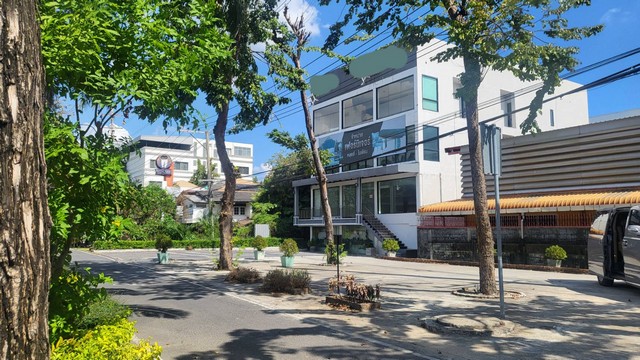 รหัสC7002 ให้เช่าอาคาร 4ชั้น ริมถนนประดิษฐ์มนูธรรม (เลียบด่วนเอกมัย-รามอินทรา) เหมาะกับหลายธุกิจ**ให้เช่า**ราคาเช่าเหลือเพียง 250,000 บาท/เดือน (จากราคาเช่าปกติ 290,000 บาท)โทร : 095-823 9789 คิทLine id : candy.456Line Add Friend : https://line.me/ti/p/rHhjrvhm_zโทร : 091-782 8924 ต้นLine : seng.456Line Add Friend : https://line.me/ti/p/iHsUxP2IlTอาคาร 4ชั้น ริมถนนประดิษฐ์มนูธรรม (เลียบด่วนเอกมัย-รามอินทรา) เหมาะกับหลายธุกิจเนื้อที่ 150 ตารางวา พื้นที่ใช้สอยประมาณ 1,200 ตารางเมต�