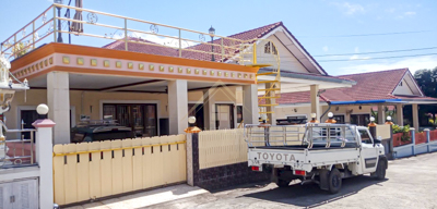 BHL1218บ้านชั้นเดียว หมู่บ้าน โชคชัย 3 บางเสร่ สัตหีบ วิวทะเล ( ขายพร้อมผู้เช่า )ที่ตั้ง : ตำบล บางเสร่ อำเภอสัตหีบ ชลบุรี 20250รายละเอียด- เนื้อที่ 85 ตร.ว. พื้นที่ใช้สอย 340 ตร.ม - 5 ห้องนอน 3 ห้องน้ำ  - 1 ห้องนั่งเล่น 1 ห้องรับแขก- 1 ห้องครัว  - แอร์ 6 เครื่อง- 2+ ที่จอดรถ- เฟอร์นิเจอร์ครบ- มองเห็นวิวทะเล- มองเห็นวิวภูเขาทำเลใกล้เคียง - ใกล้ถนนสุขุมวิท 1 กม- ใกล้สนามบินอู่ตะเภา- ใกล้นิคมอุต�