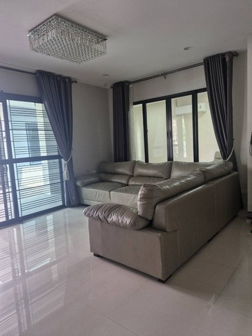 RHT2532ให้เช่าบ้านเดี่ยว ใกล้ เดอะเซอร์เคิล ราชพฤกษ์, ฟู้ดแลนด์ จรัญสนิทวงศ์ใกล้ โรงพยาบาลศิริราช  เศรษฐสิริ 1 จรัญปิ่นเกล้าเนื้อที่  69.5 ตารางวา พื้นที่ใช้สอย260 ตารางเมตร 4ห้องนอน 3ห้องน้ำ แอร์ครบทุกห้อง 7 ตัว   จอดรถได้2คันสนใจติดต่อคุณเจี๊ยบ 092-851-6969Line:keti2522ราคาเช่า 55,000 บาท/เดือน  ราคารวมค่าส่วนกลางแล้ว   มัดจำ2 ล่วงหน้า1เดือน สัญญาขั้นต่ำ1 ปี แขวงบางขุนศรี เขตบางกอกน้อย กรุ�